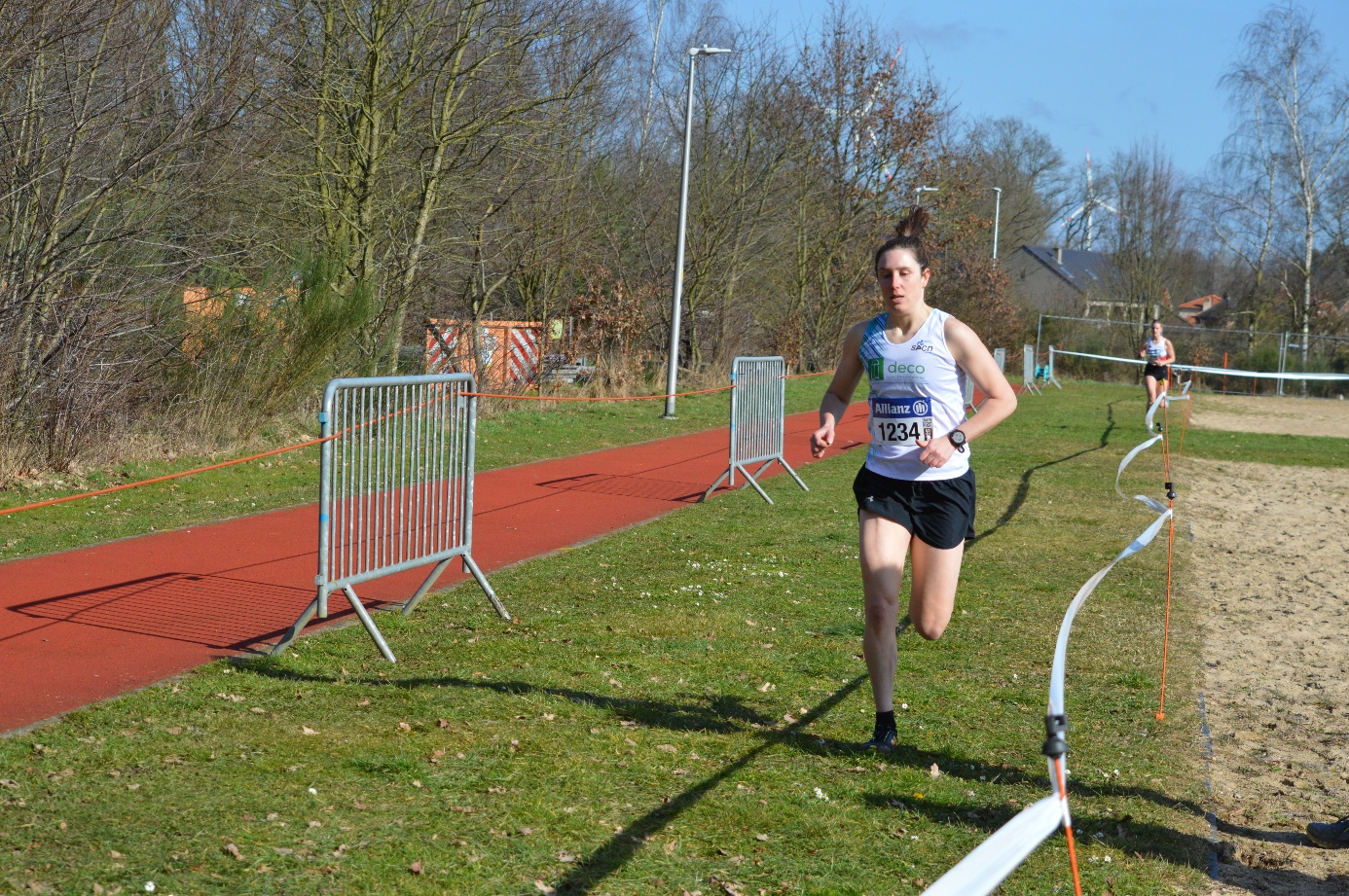 Afbeelding met buitenshuis, sport, gras, atletiek

Door AI gegenereerde inhoud is mogelijk onjuist.