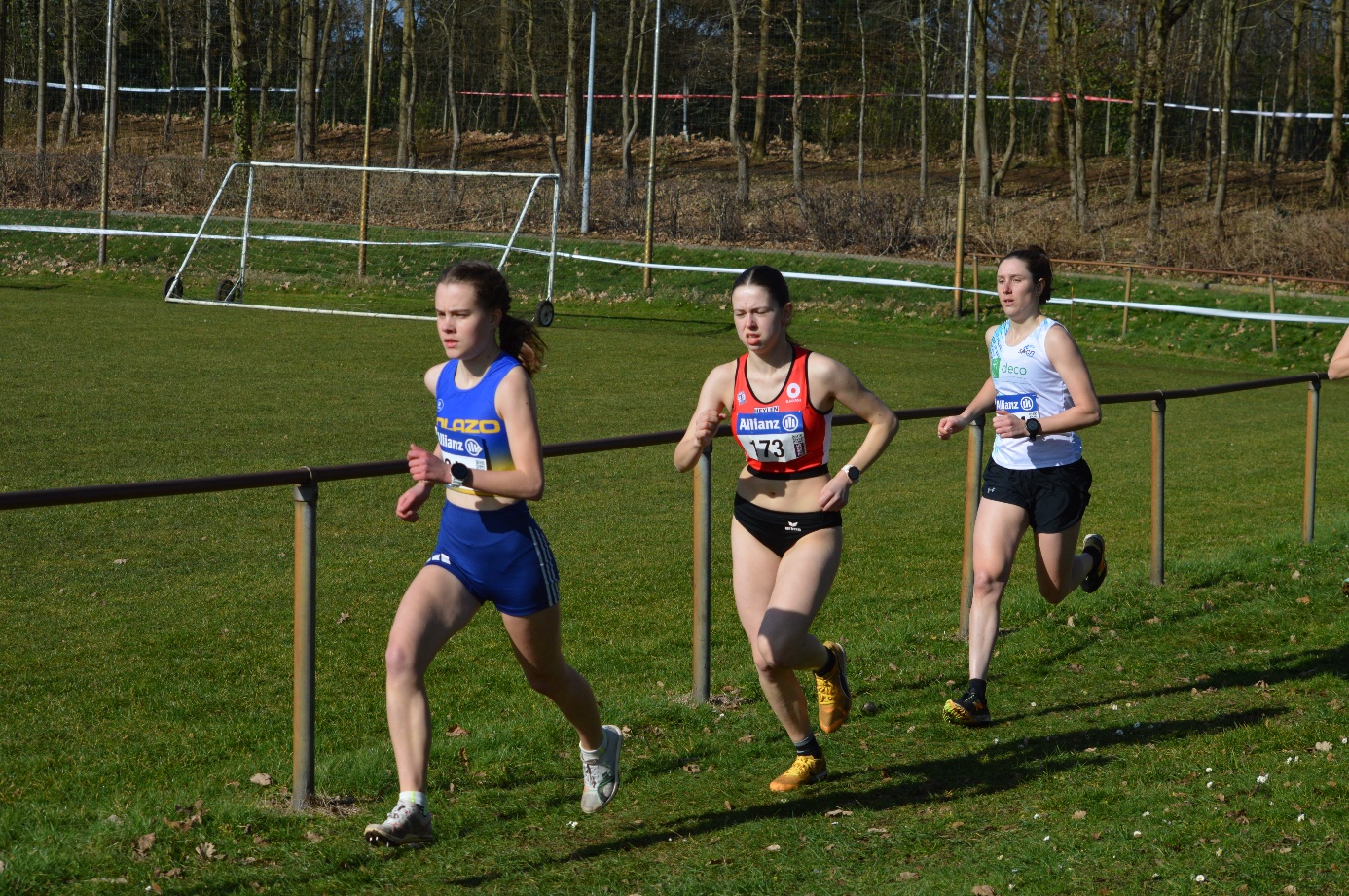 Afbeelding met gras, buitenshuis, persoon, sport

Door AI gegenereerde inhoud is mogelijk onjuist.