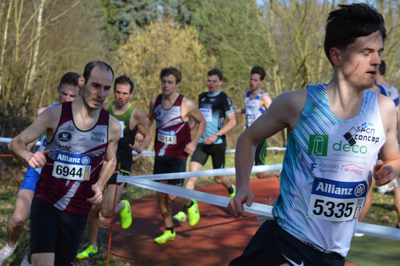 Afbeelding met persoon, buitenshuis, sport, atletiek

Door AI gegenereerde inhoud is mogelijk onjuist.